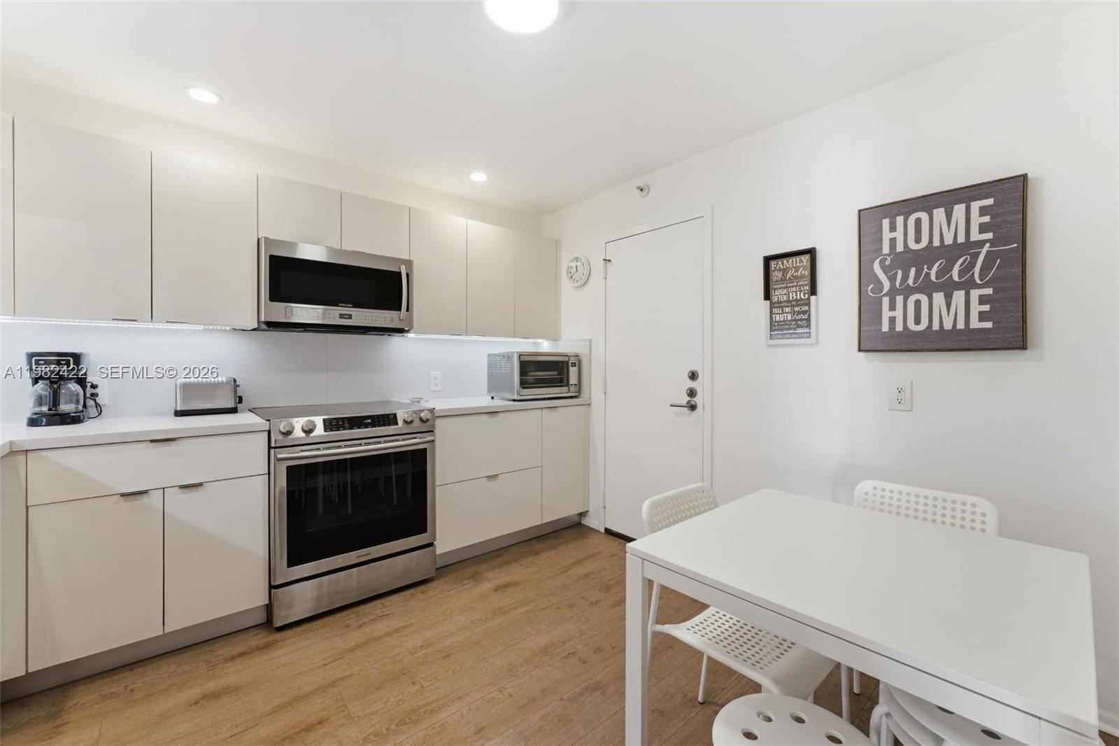 575 Crandon Blvd #707 Key Biscayne, FL 33149