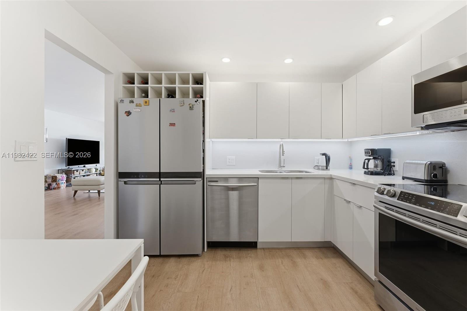 575 Crandon Blvd #707 Key Biscayne, FL 33149