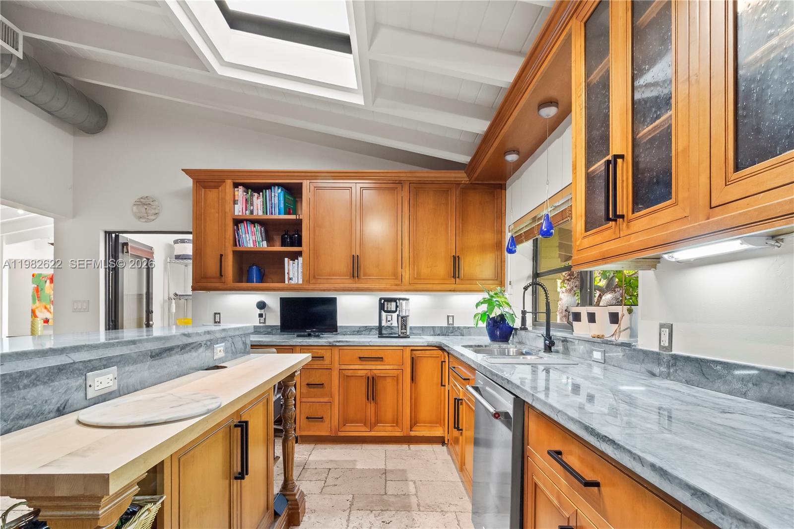 2132 Middle Riv Dr Fort Lauderdale, FL 33305