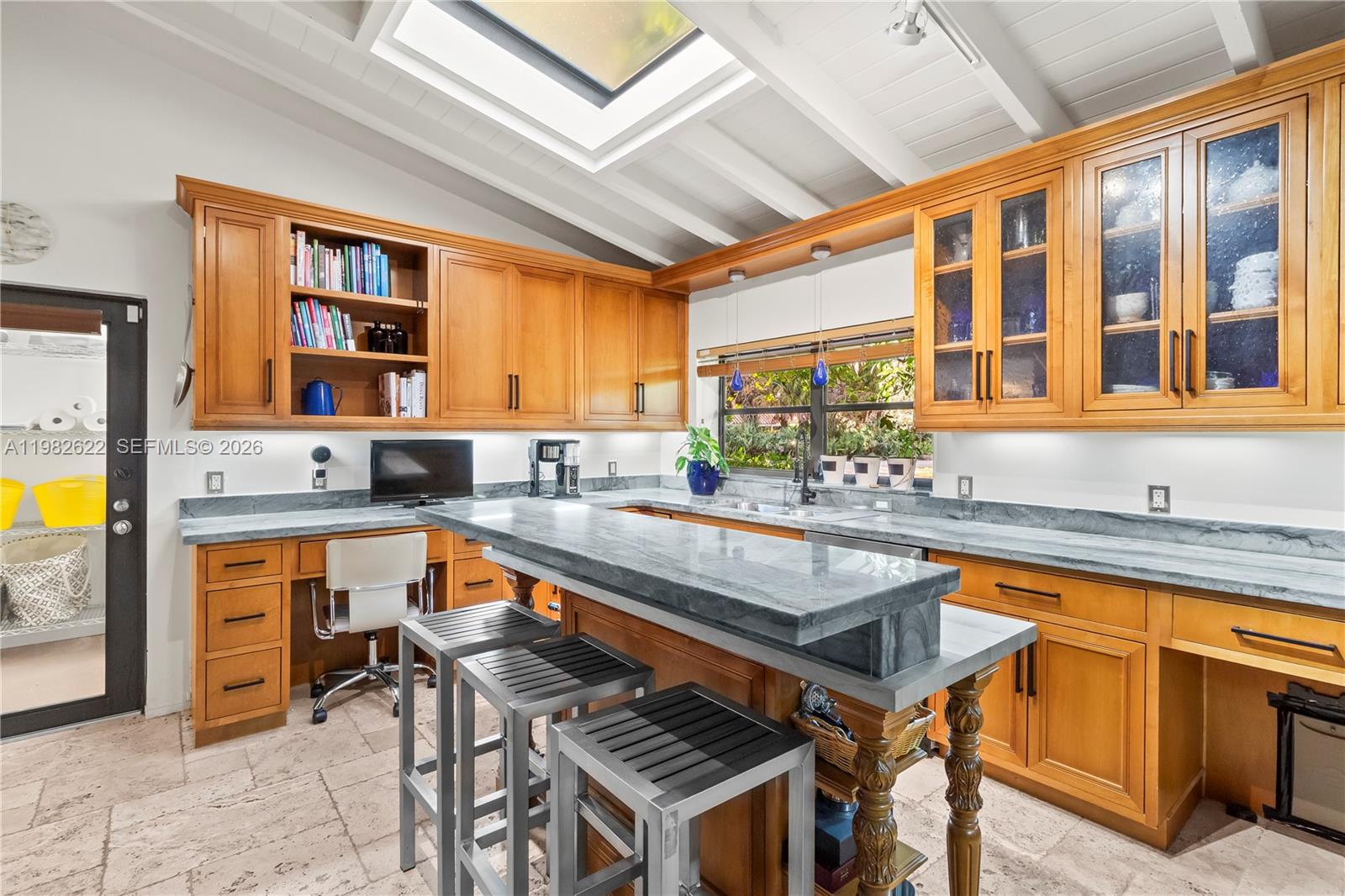 2132 Middle Riv Dr Fort Lauderdale, FL 33305