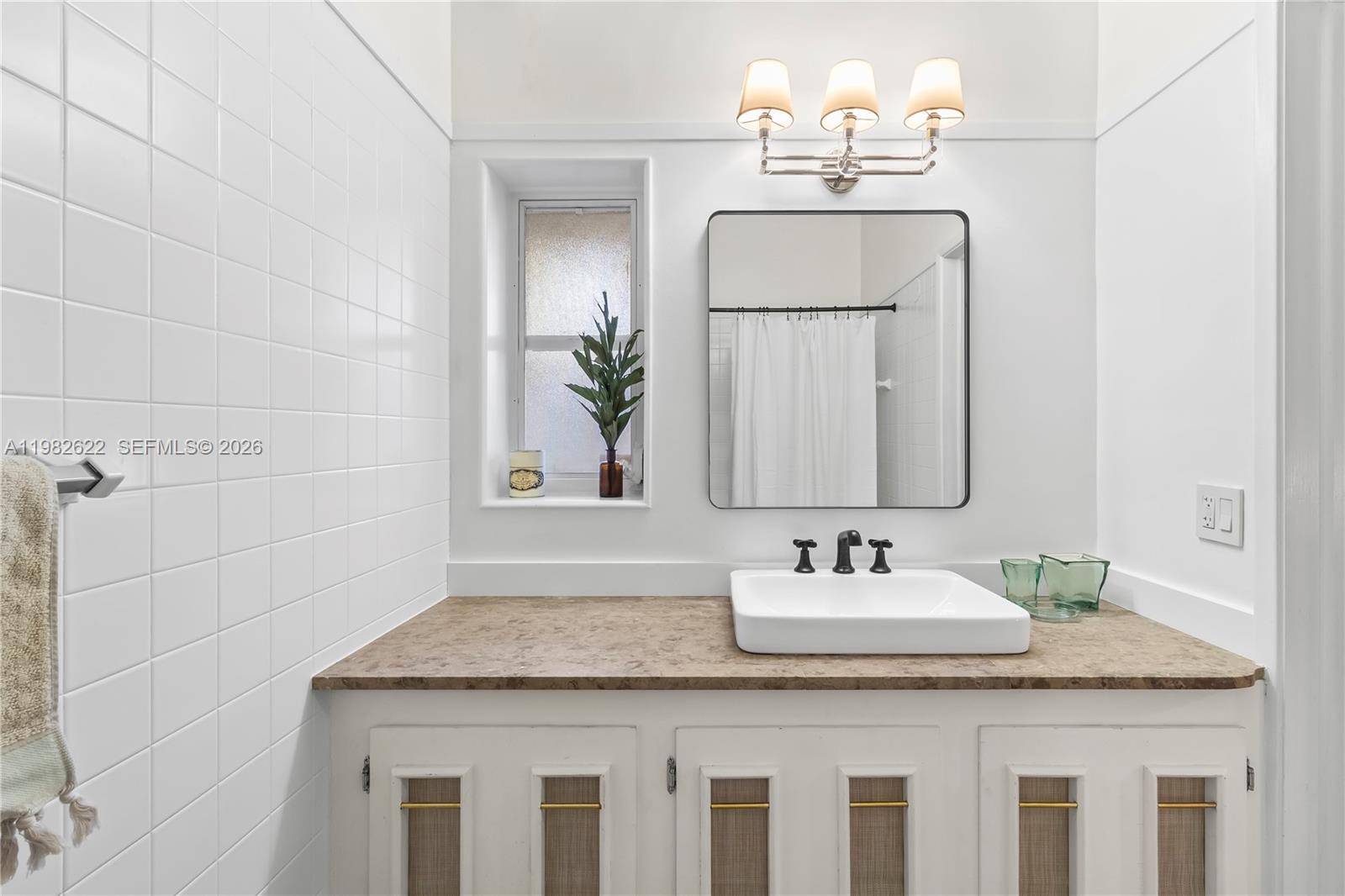 2132 Middle Riv Dr Fort Lauderdale, FL 33305