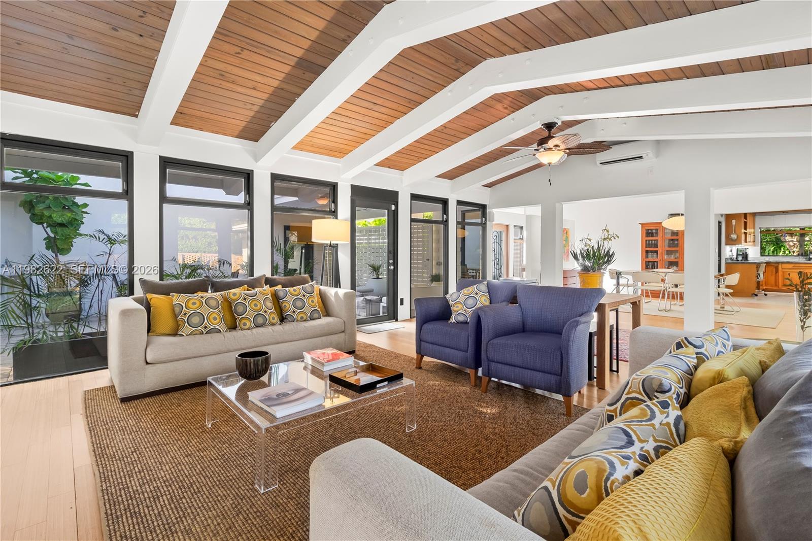 2132 Middle Riv Dr Fort Lauderdale, FL 33305