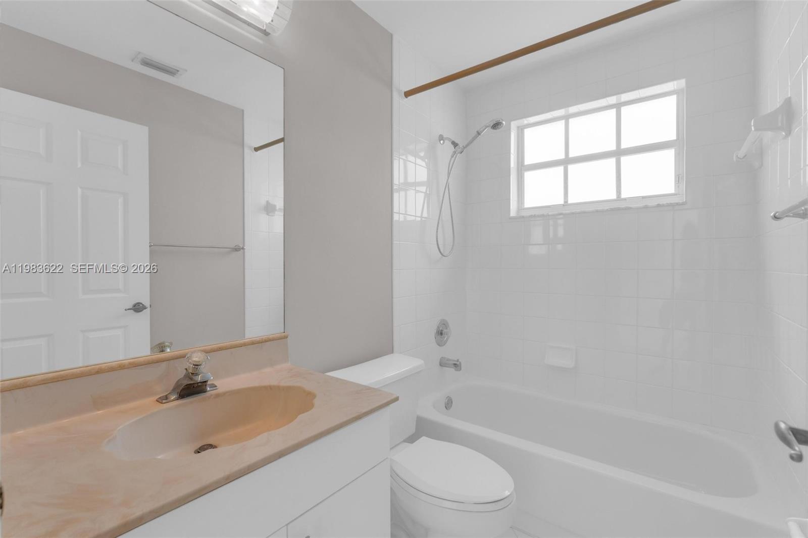 10635 NW 54th St Doral, FL 33178