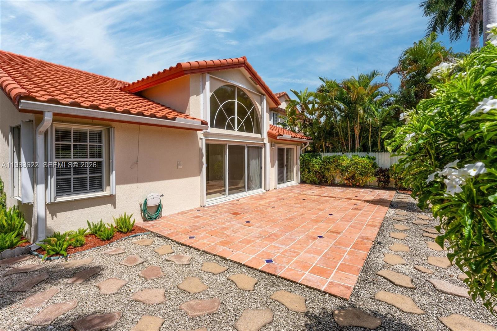 10635 NW 54th St Doral, FL 33178