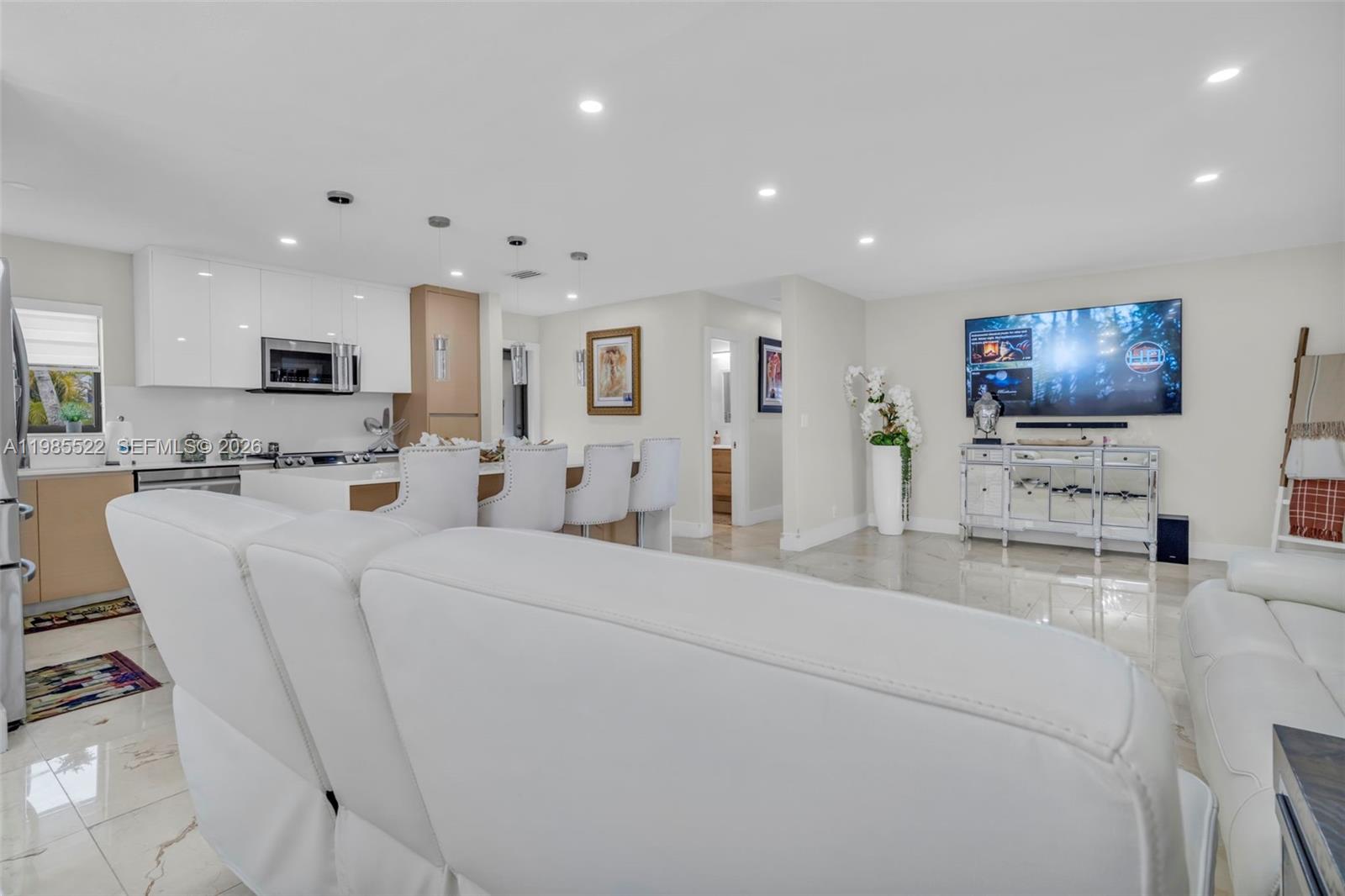 8818 SW 16th St Miami, FL 33165