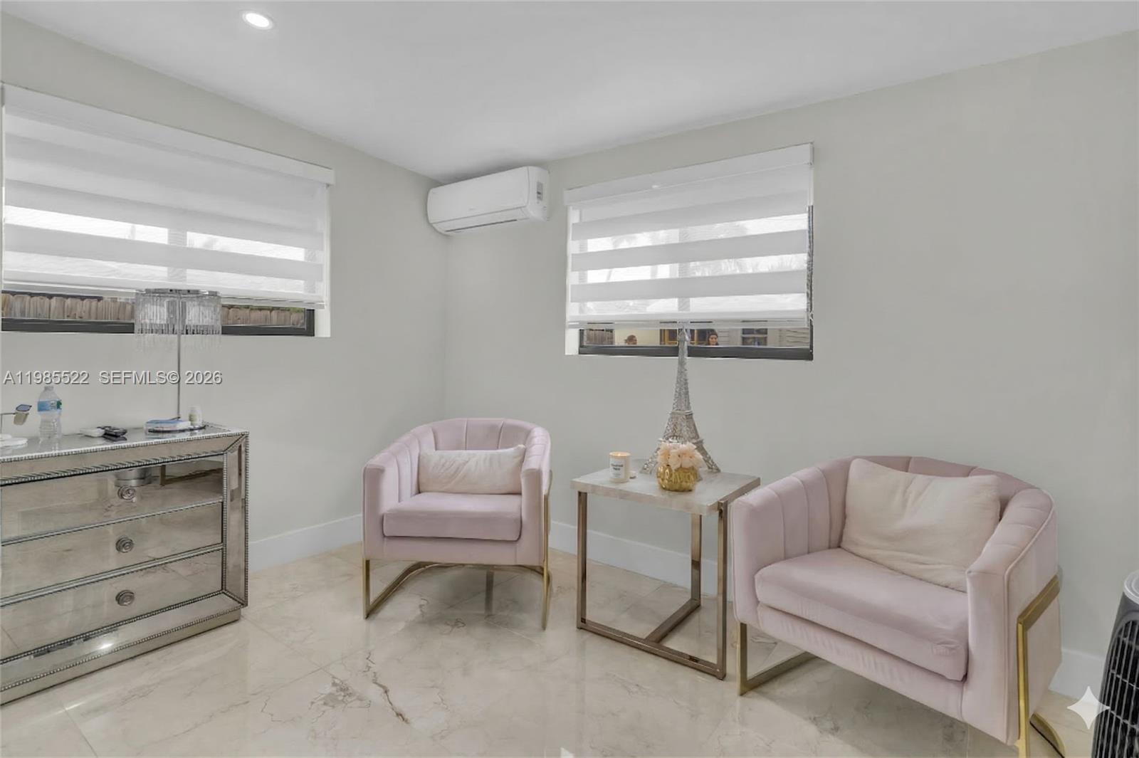 8818 SW 16th St Miami, FL 33165