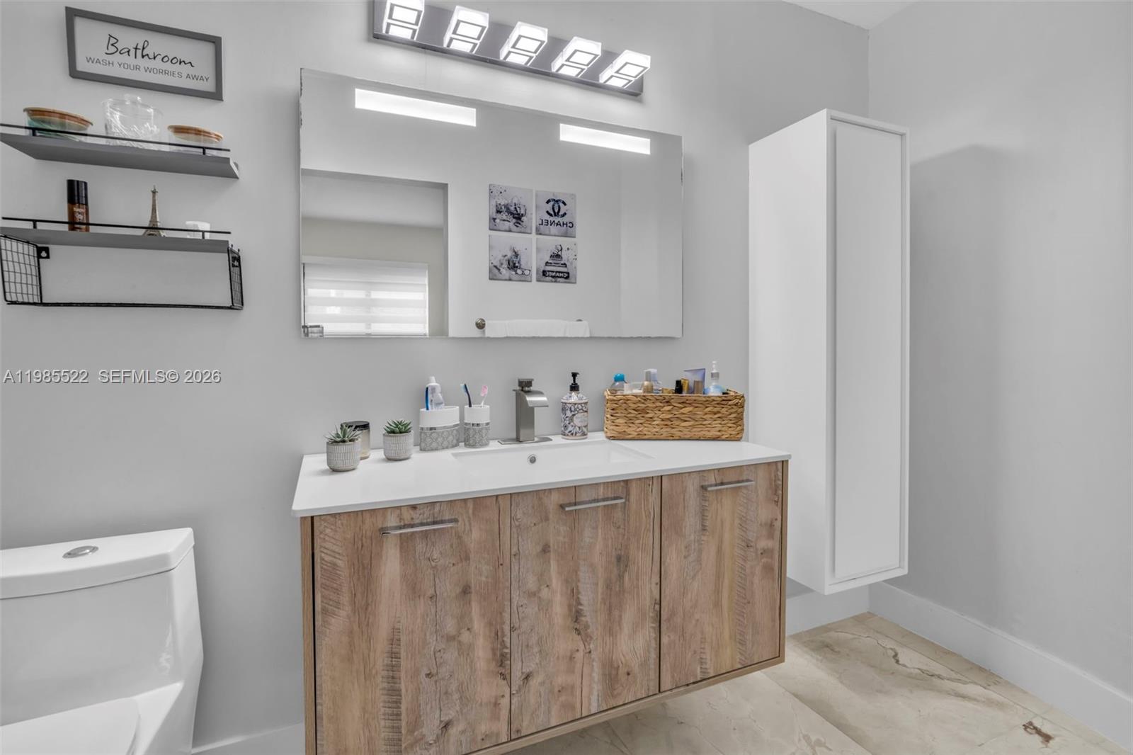 8818 SW 16th St Miami, FL 33165