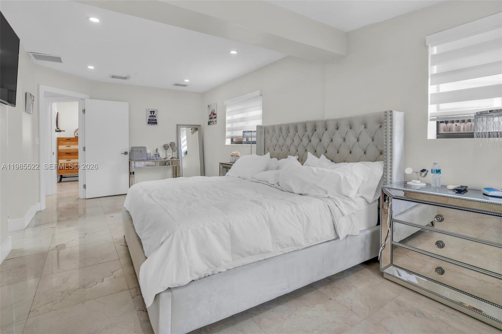 8818 SW 16th St Miami, FL 33165