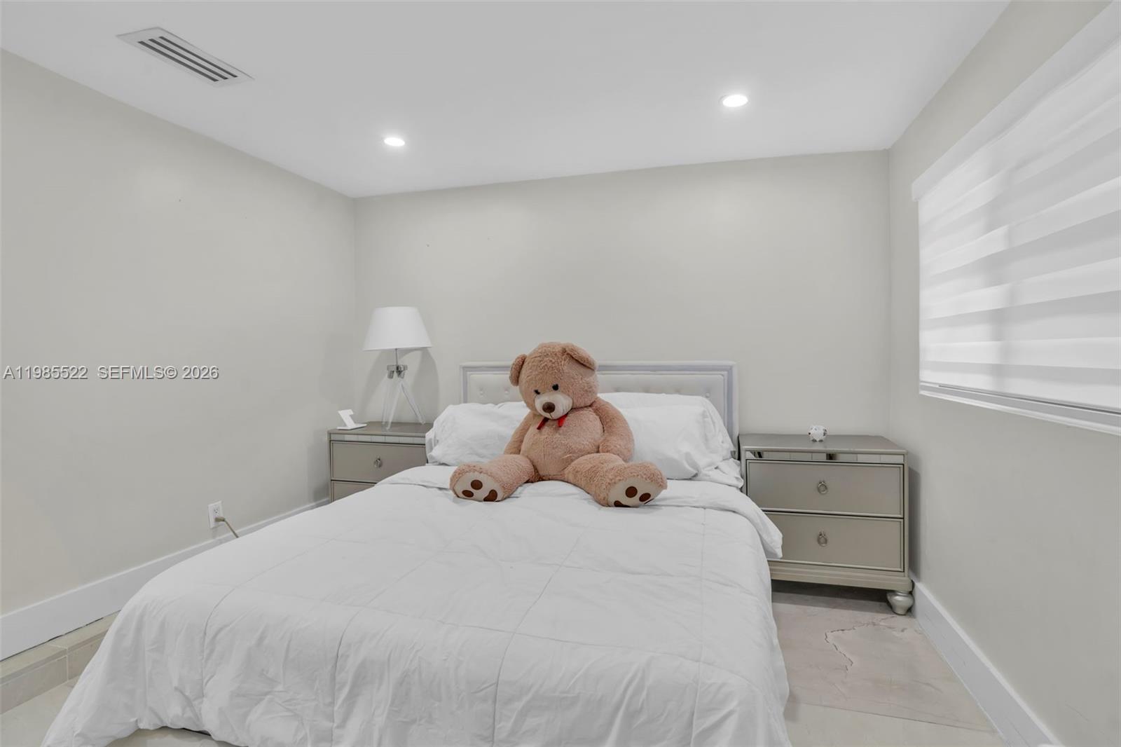 8818 SW 16th St Miami, FL 33165