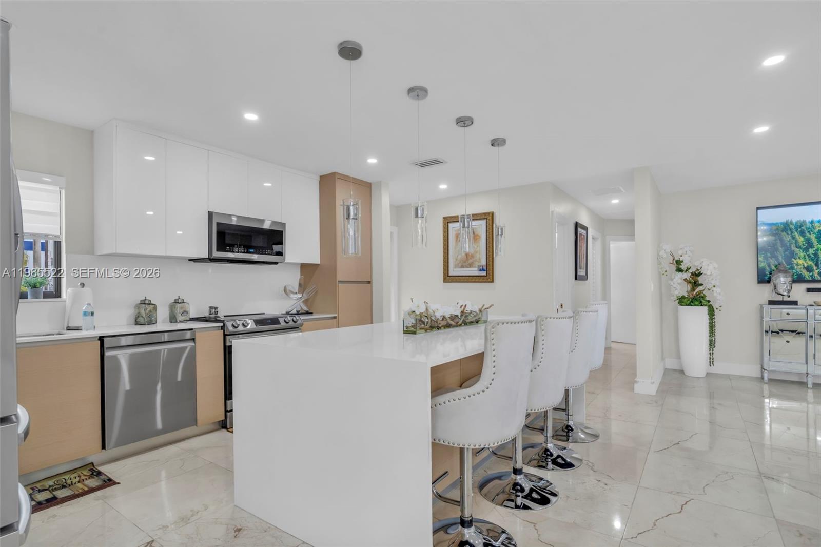 8818 SW 16th St Miami, FL 33165