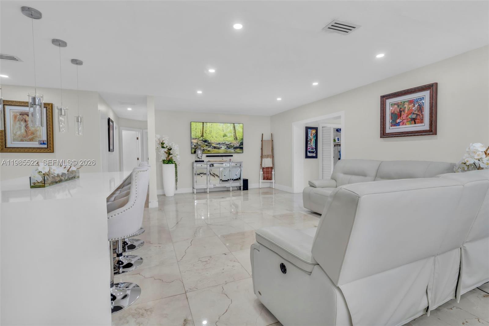 8818 SW 16th St Miami, FL 33165