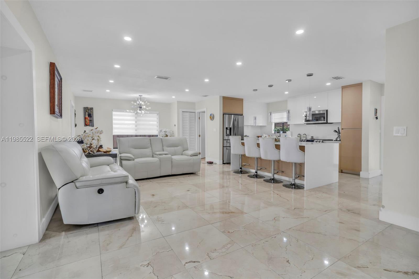 8818 SW 16th St Miami, FL 33165