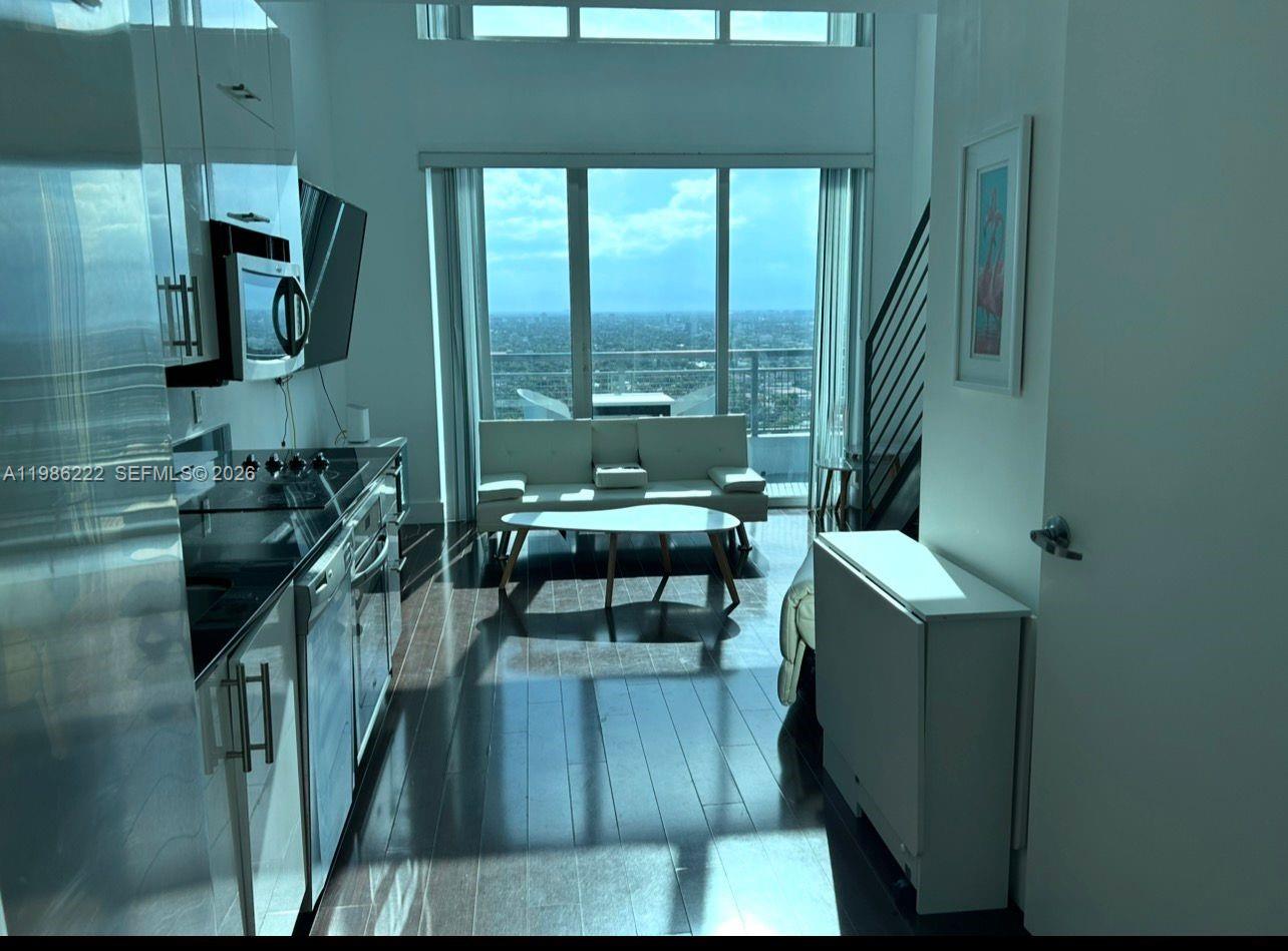 60 SW 13th St #3017 Miami, FL 33130