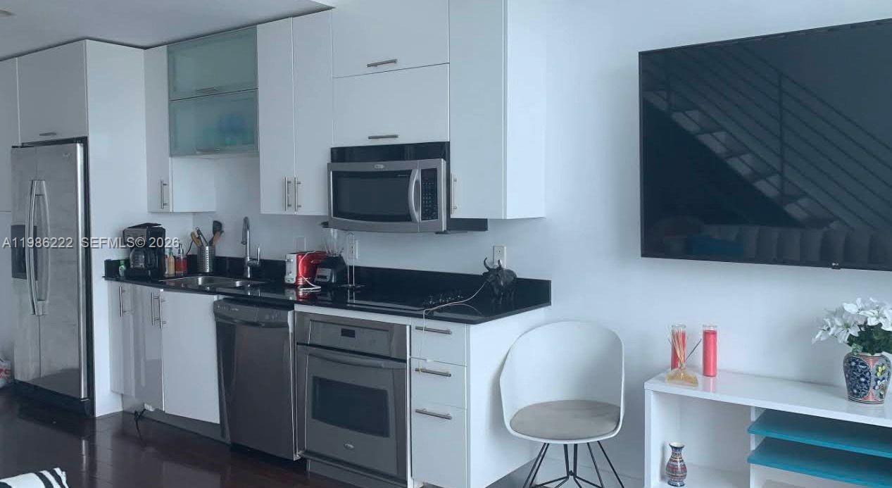 60 SW 13th St #3017 Miami, FL 33130