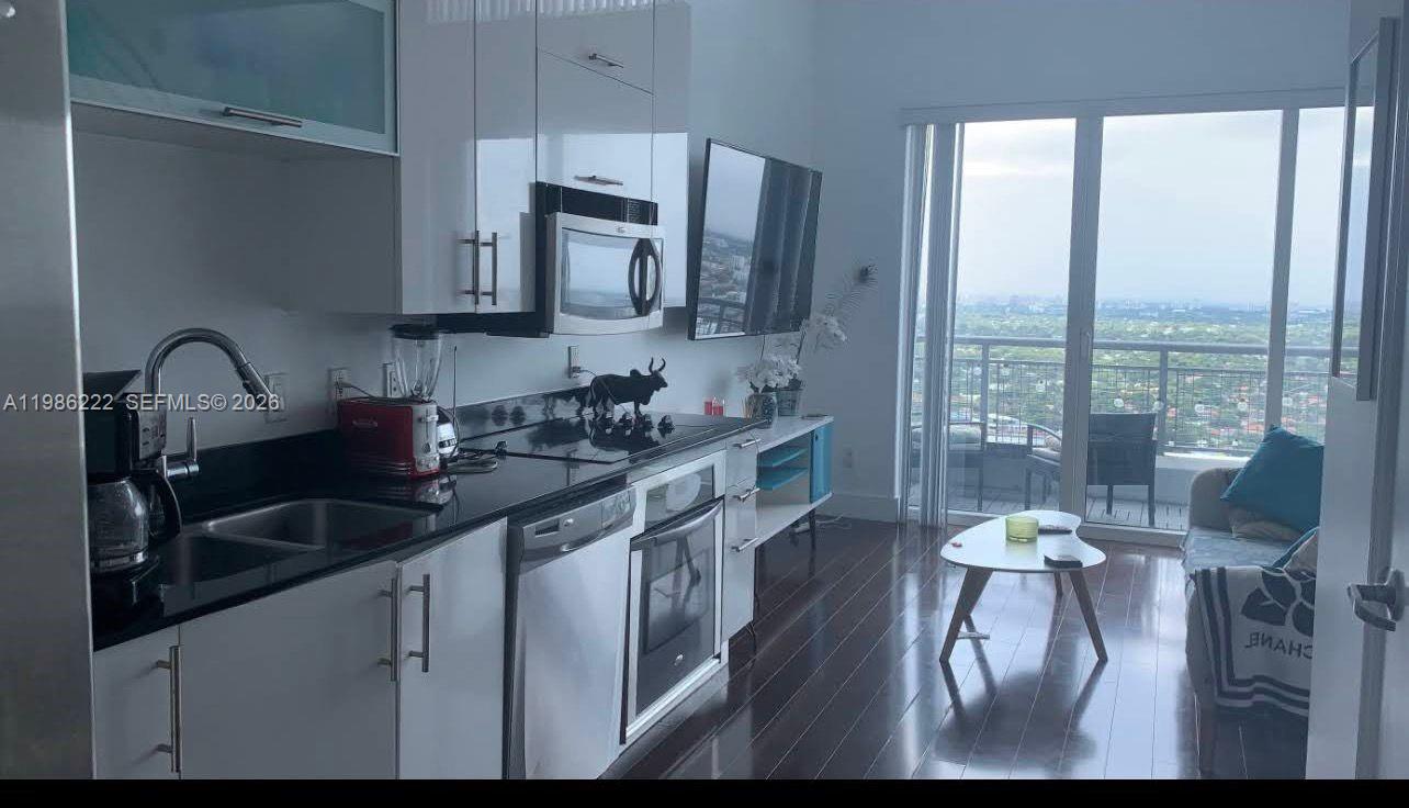 60 SW 13th St #3017 Miami, FL 33130