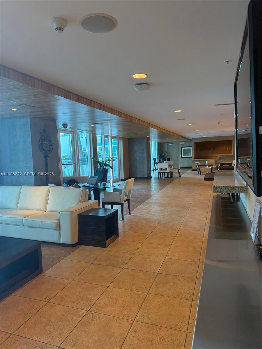 60 SW 13th St #3017 Miami, FL 33130