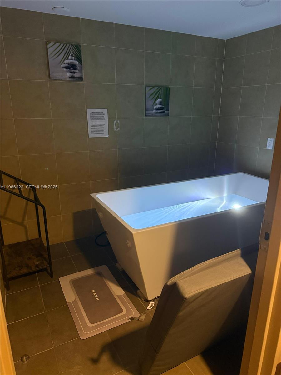 60 SW 13th St #3017 Miami, FL 33130