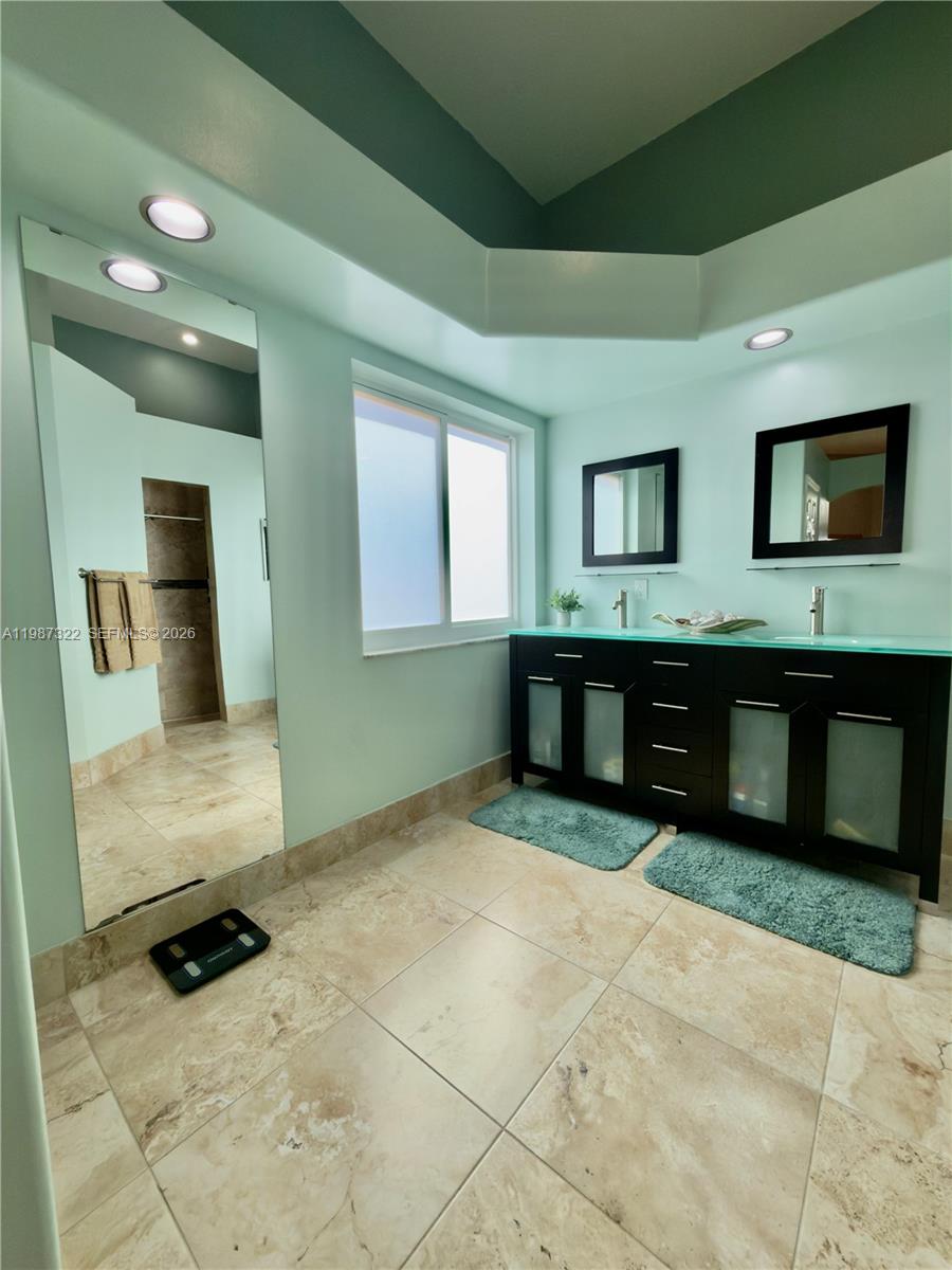 2319 NW 193rd Ave Pembroke Pines, FL 33029