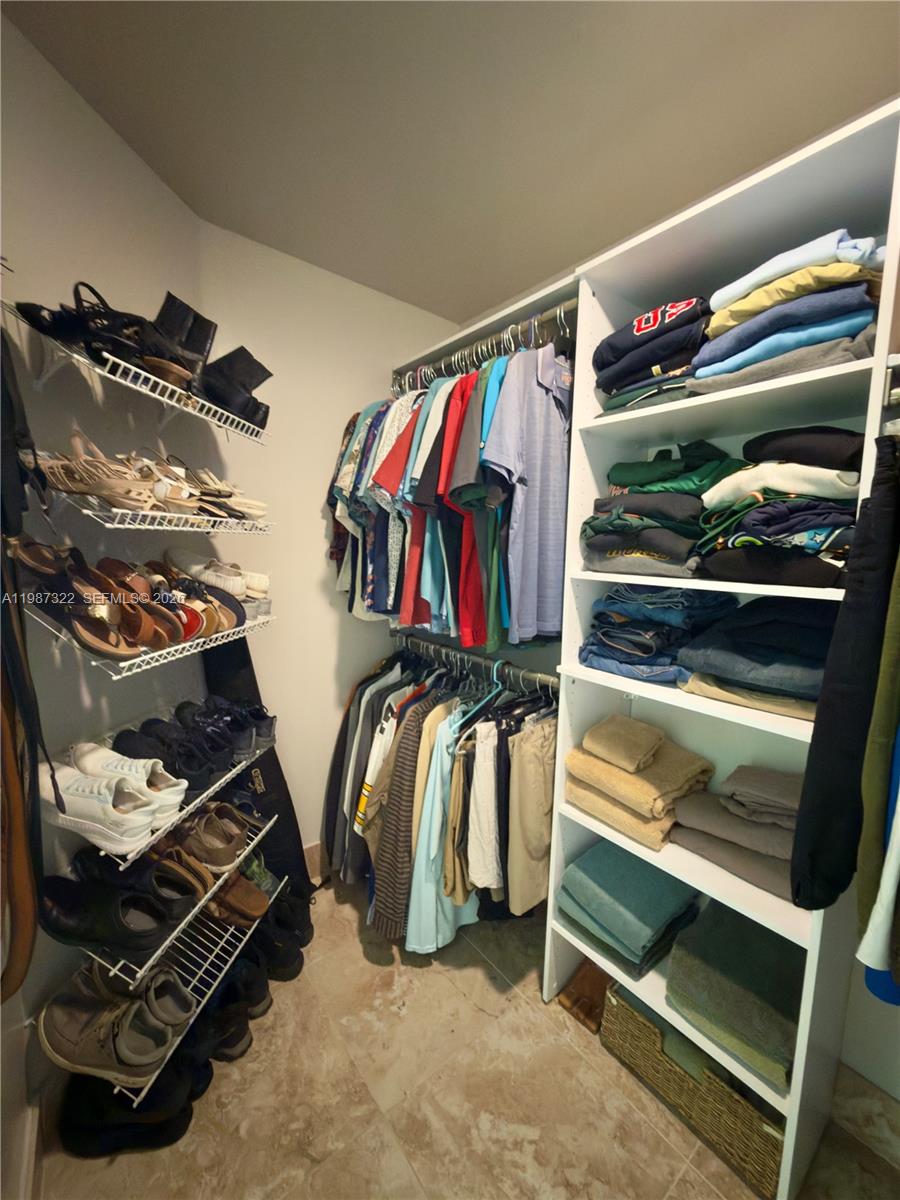 2319 NW 193rd Ave Pembroke Pines, FL 33029