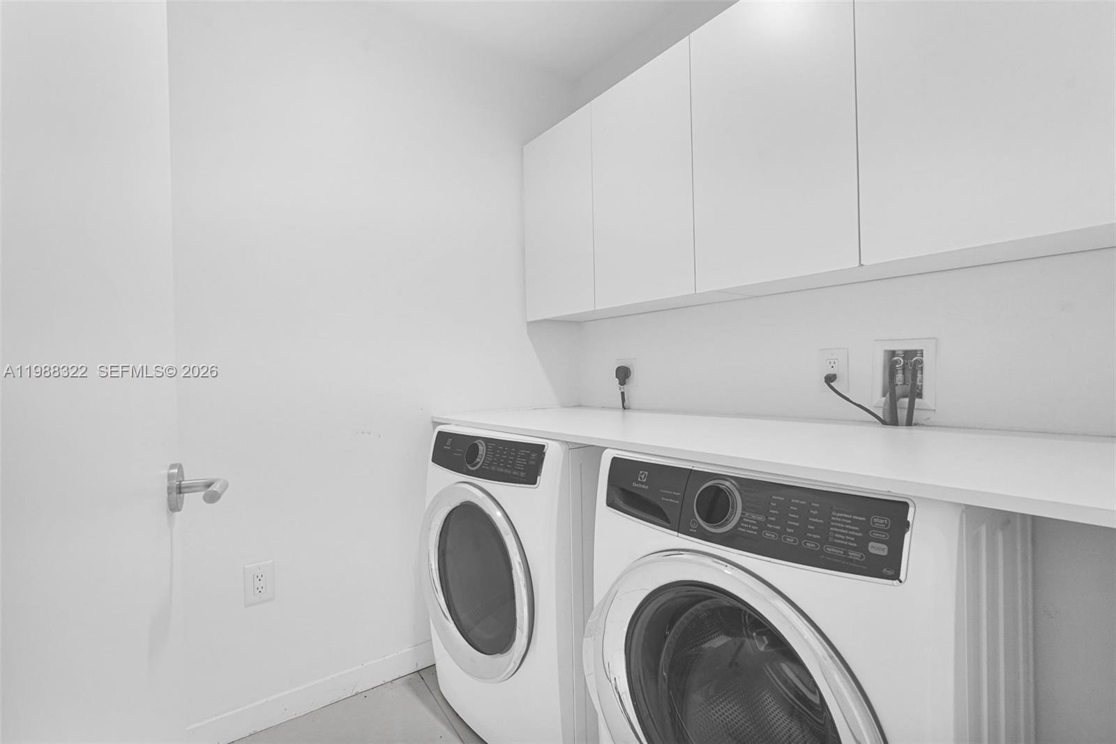 851 NE 1st Ave #2912 Miami, FL 33132