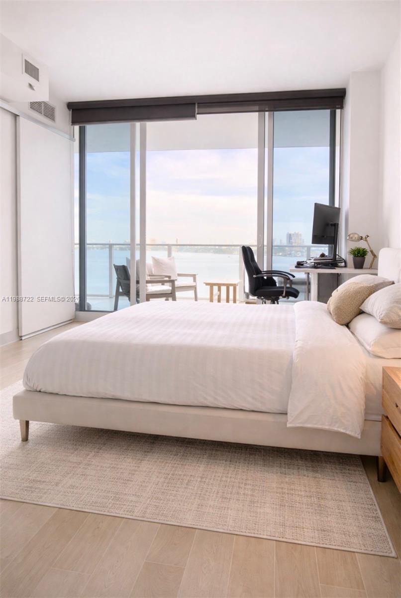 image Paramount Bay4