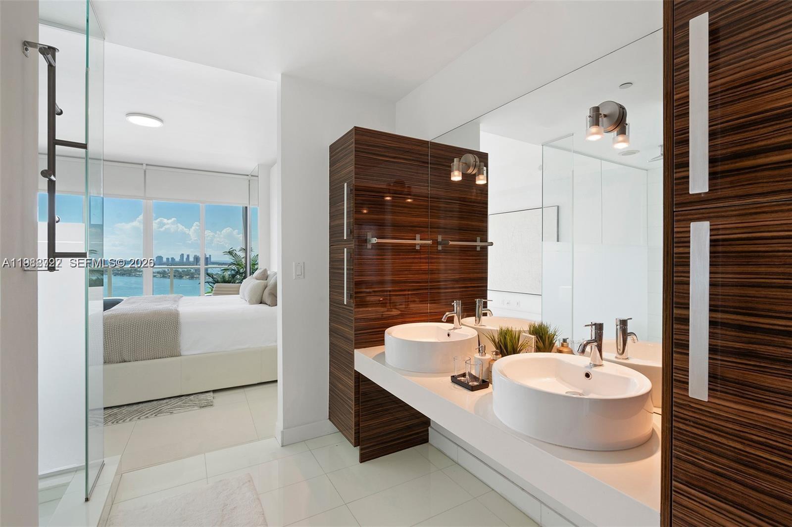 image Paramount Bay6