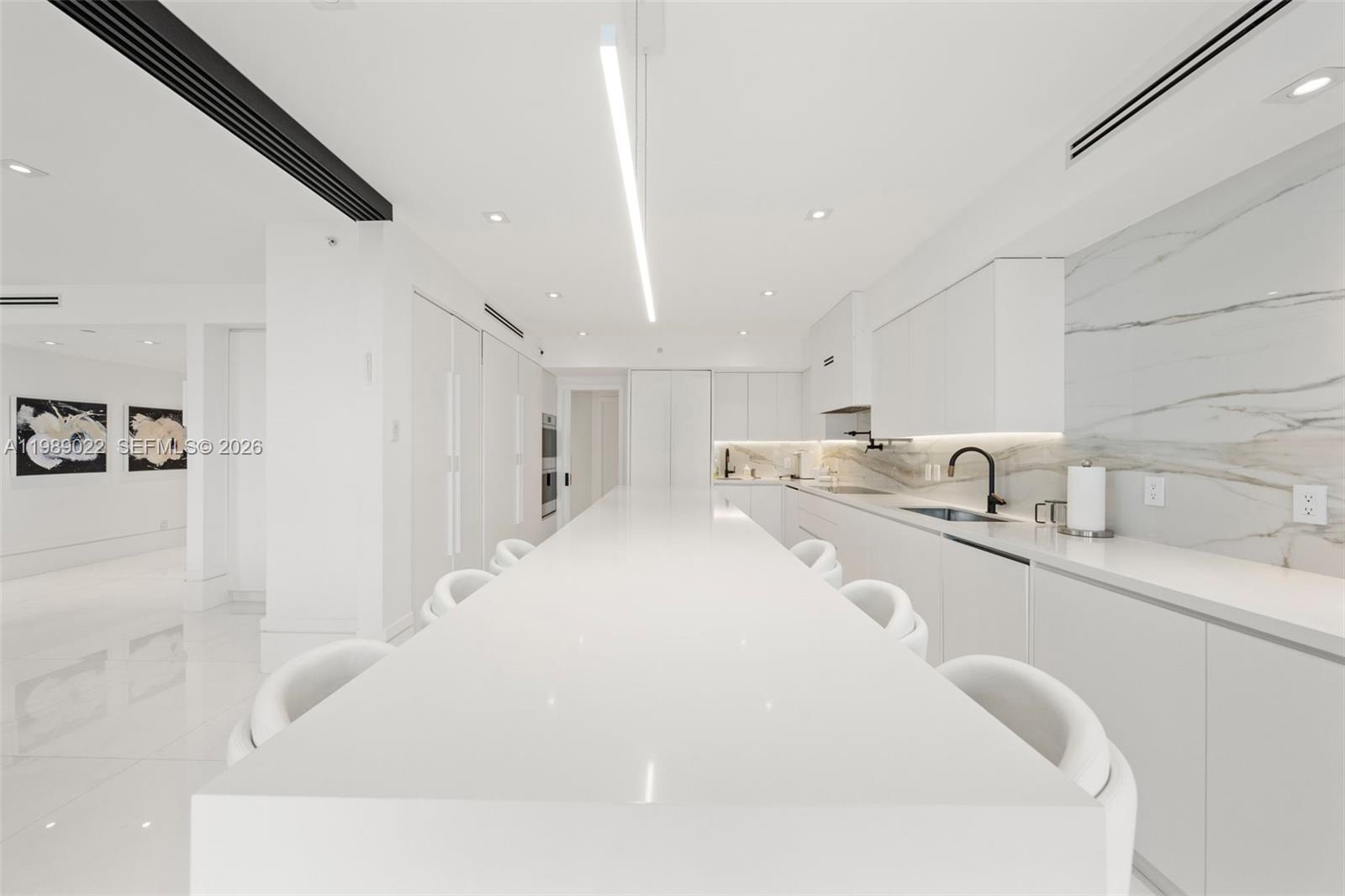 9999 Collins Ave #11J