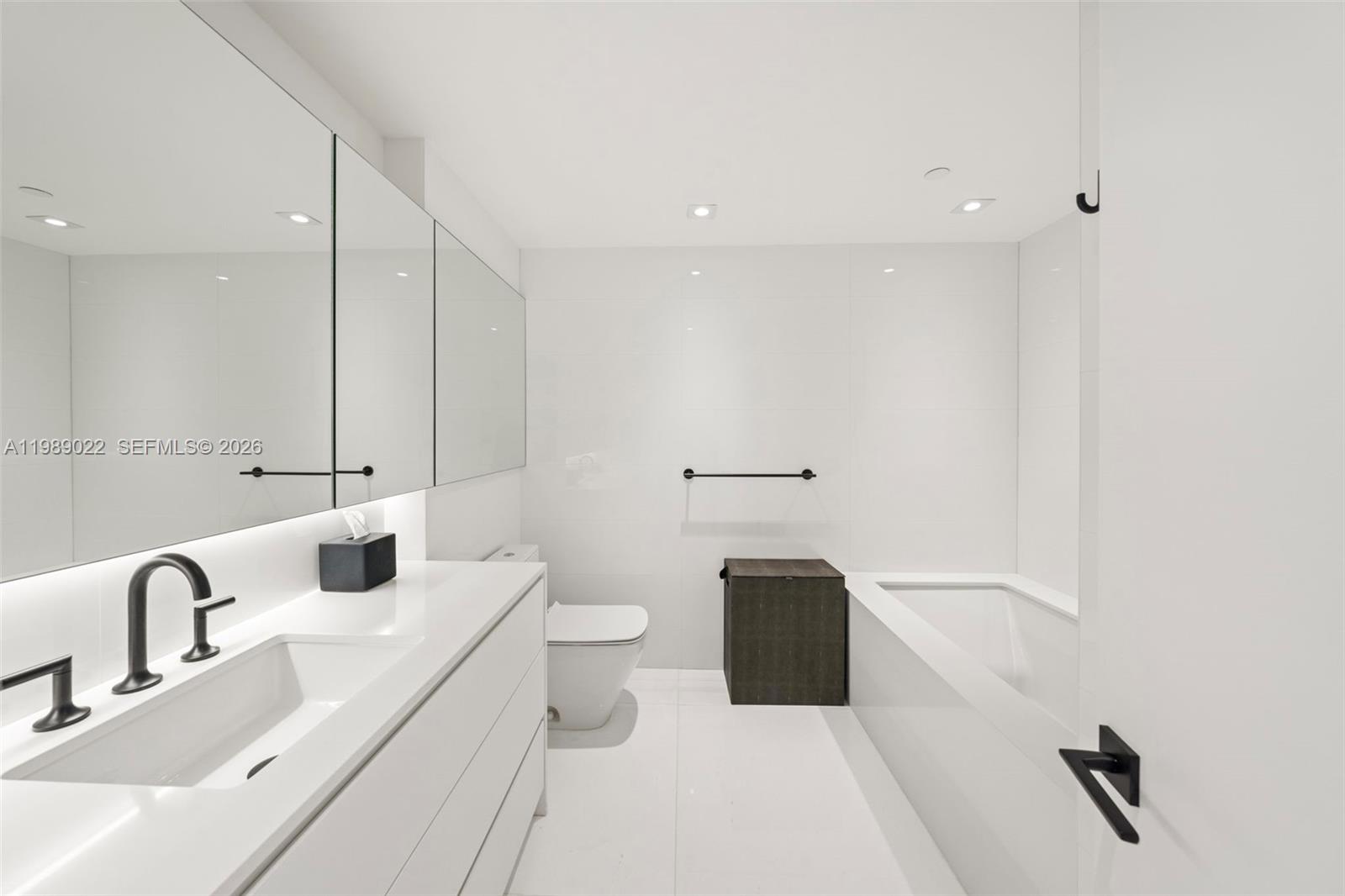 9999 Collins Ave #11J Bal Harbour, FL 33154