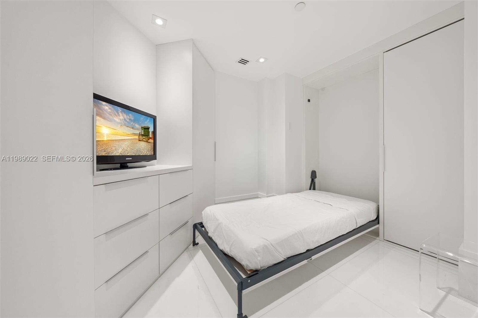 9999 Collins Ave #11J Bal Harbour, FL 33154