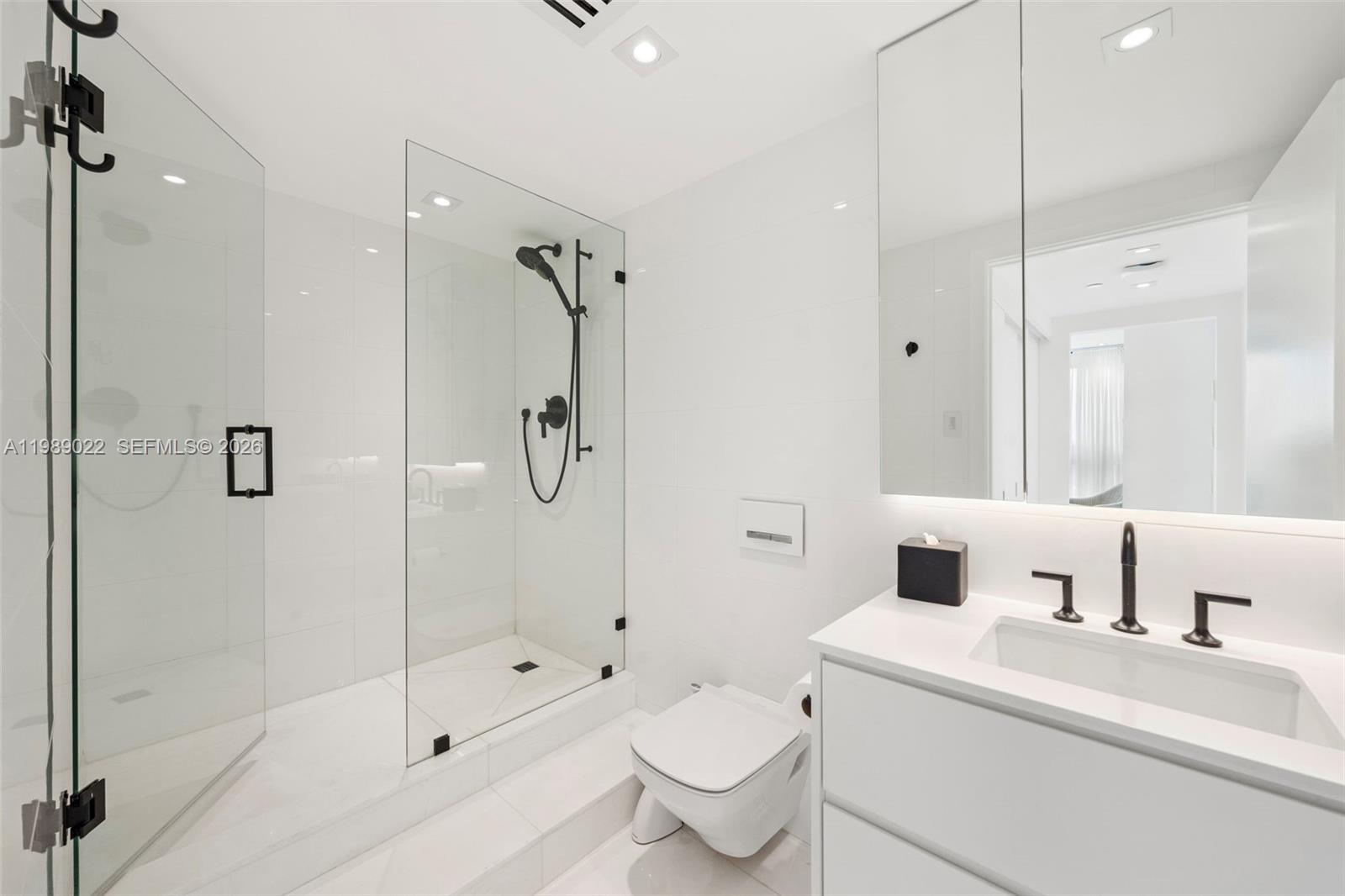 9999 Collins Ave #11J Bal Harbour, FL 33154