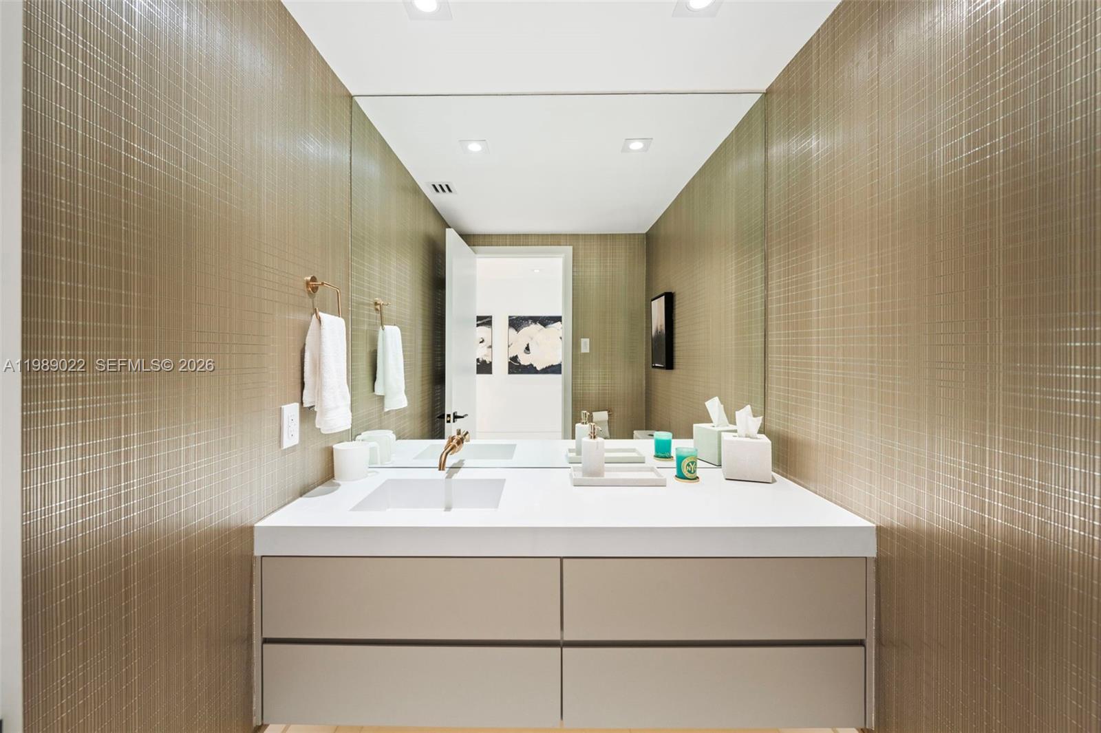 9999 Collins Ave #11J Bal Harbour, FL 33154