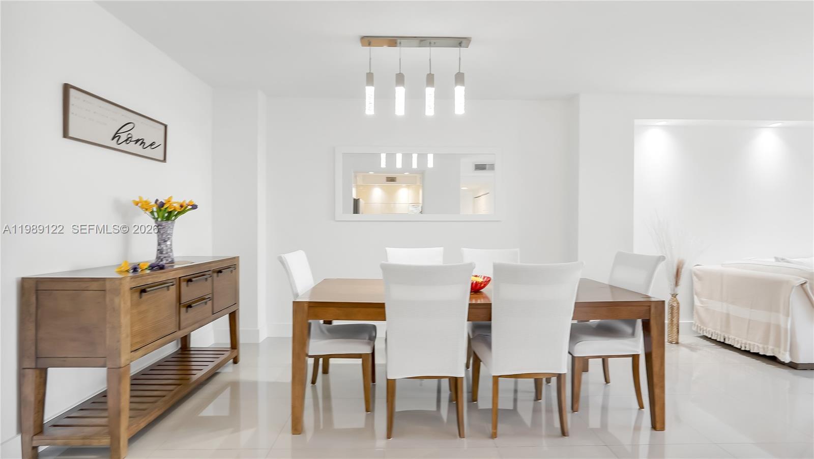 image Arlen House Condo9