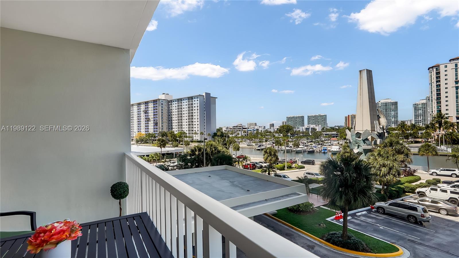 image Arlen House Condo13