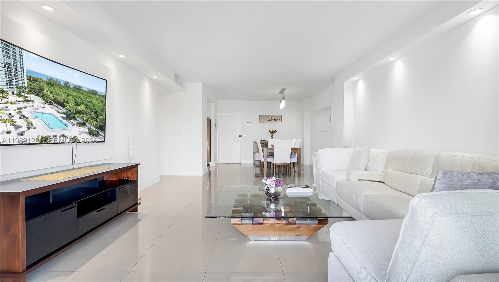 image Arlen House Condo15