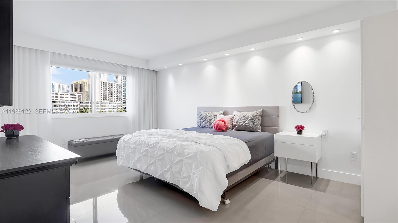 image Arlen House Condo16