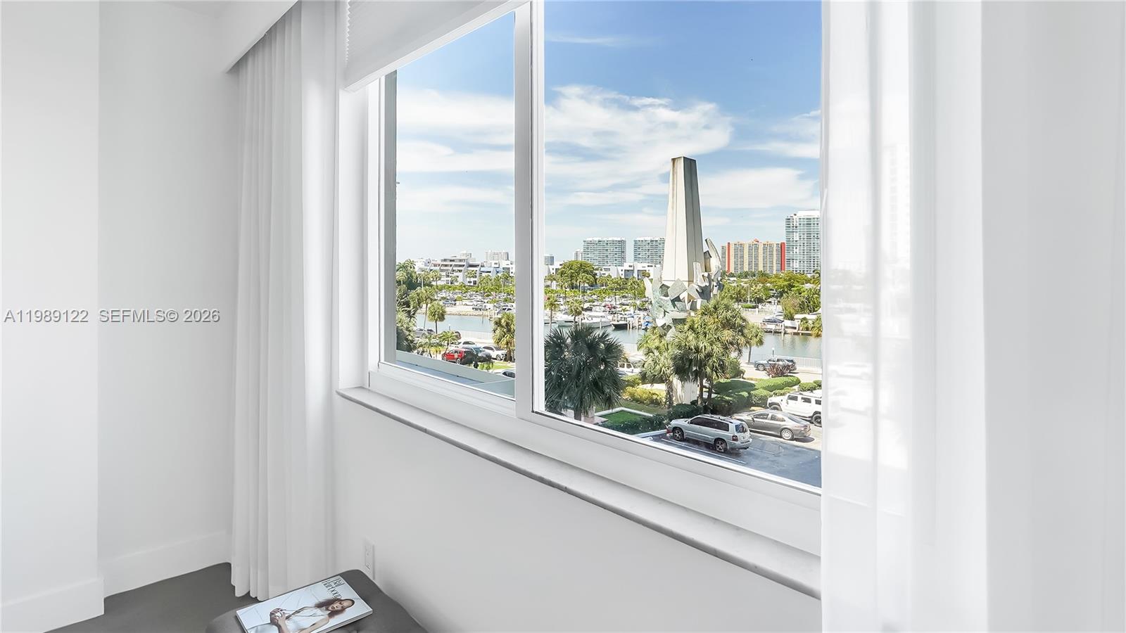 image Arlen House Condo17