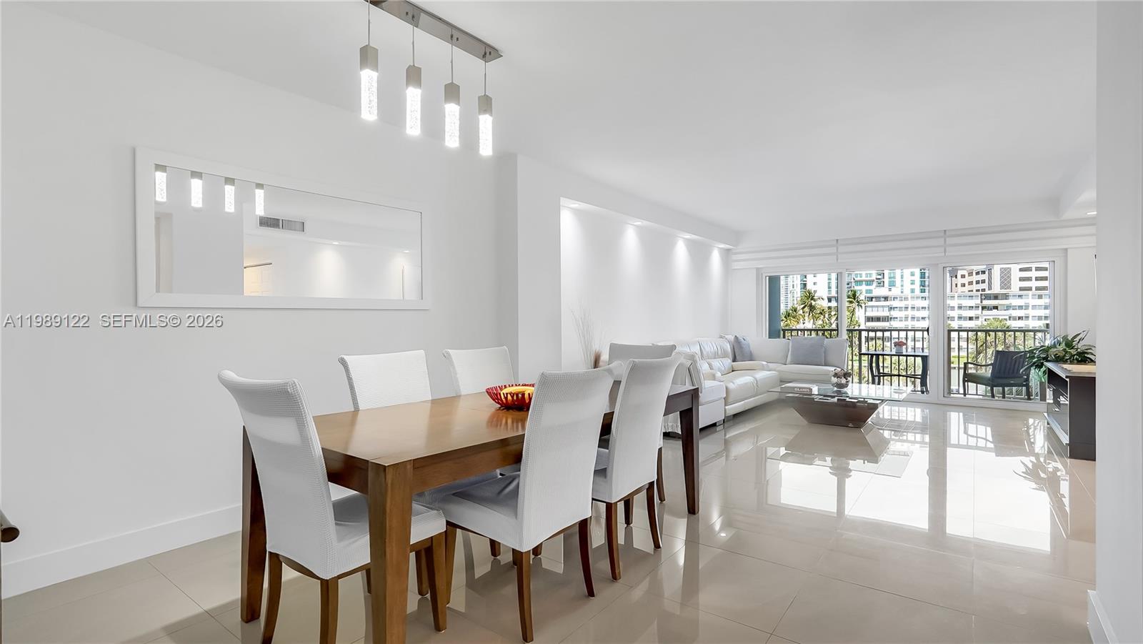 image Arlen House Condo1