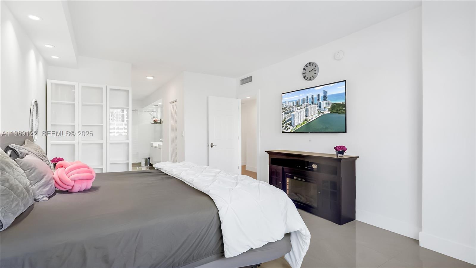 image Arlen House Condo19