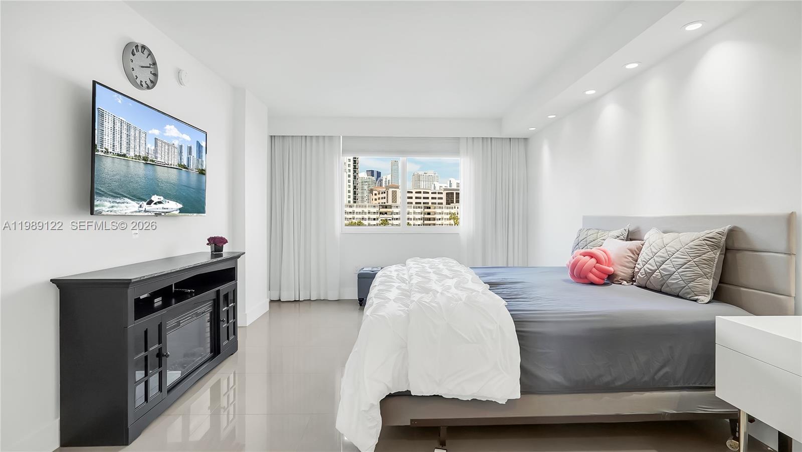 image Arlen House Condo25