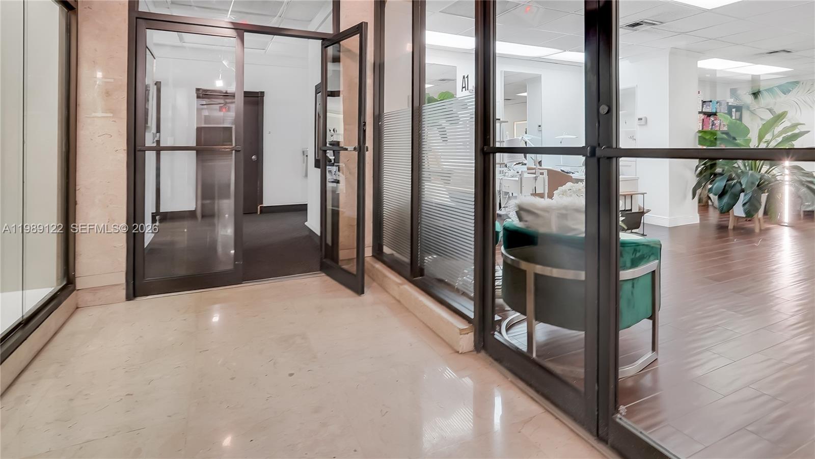 image Arlen House Condo44