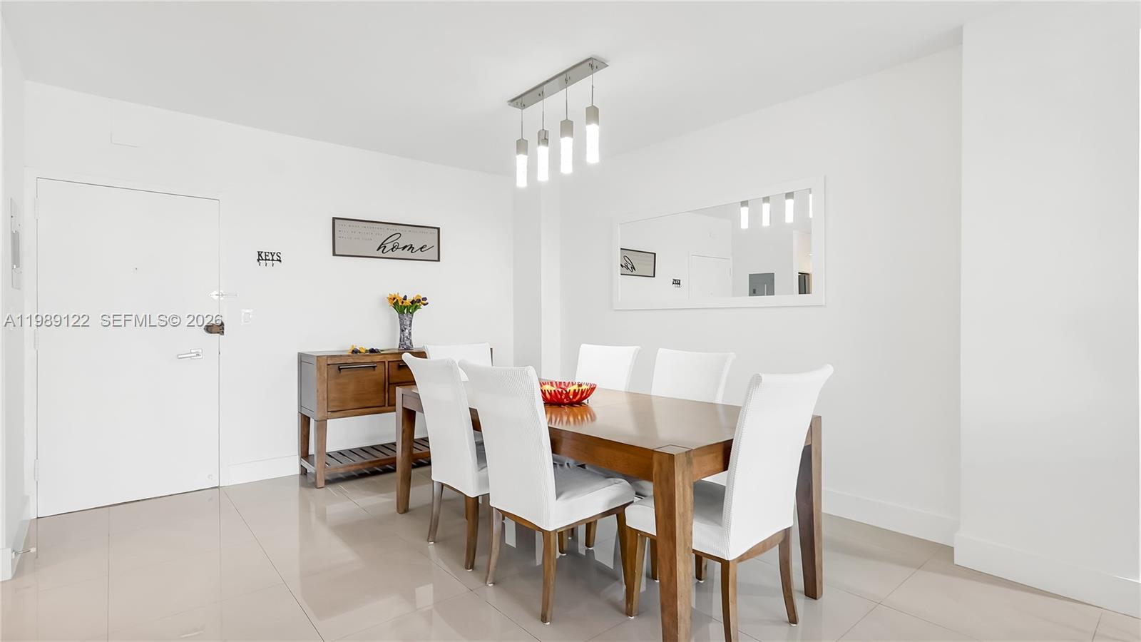 image Arlen House Condo8