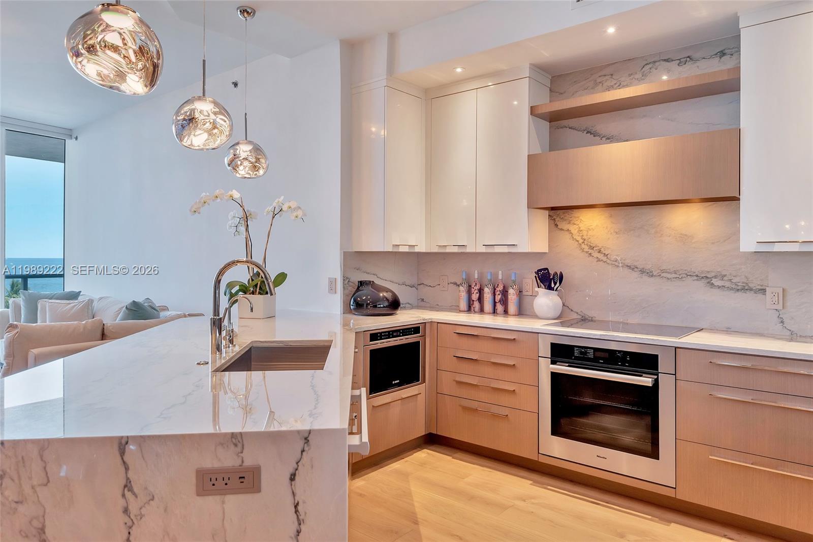 100 S Pointe Dr #708 Miami Beach, FL 33139