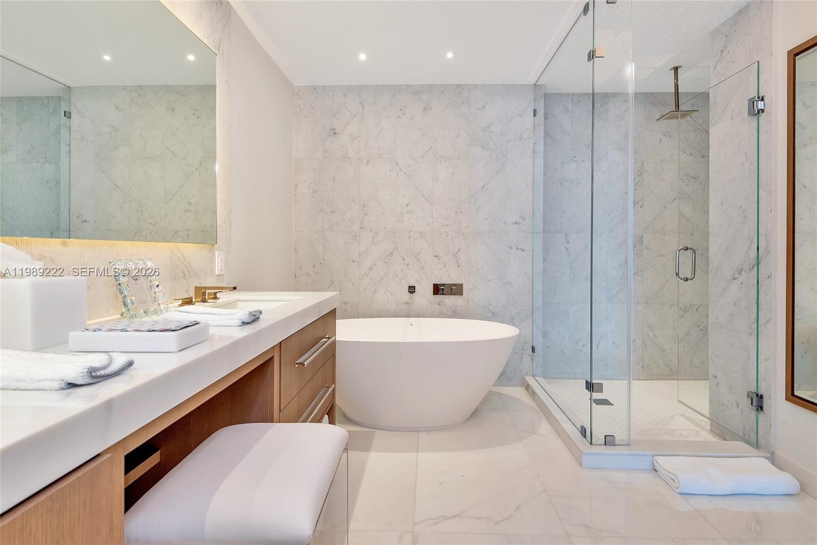 100 S Pointe Dr #708 Miami Beach, FL 33139