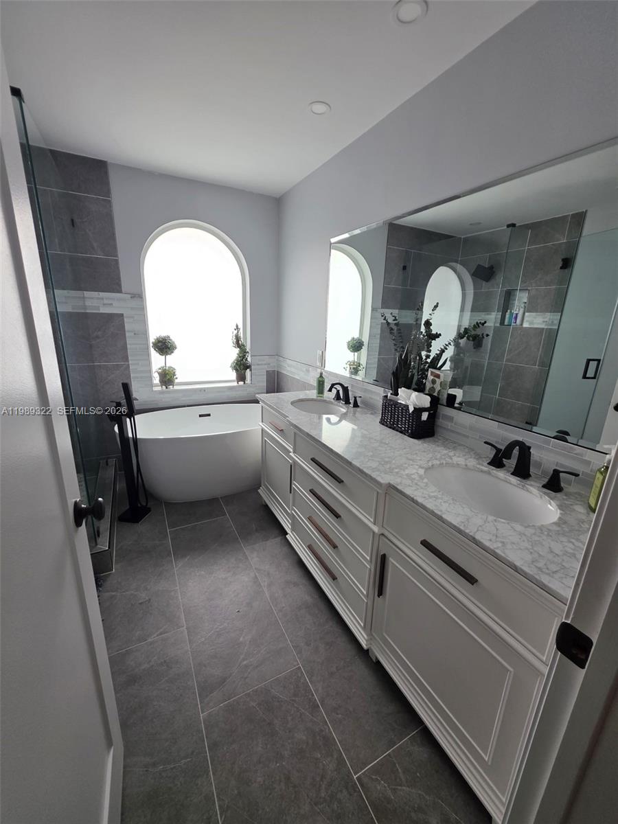 680 NW 159th Ave Pembroke Pines, FL 33028