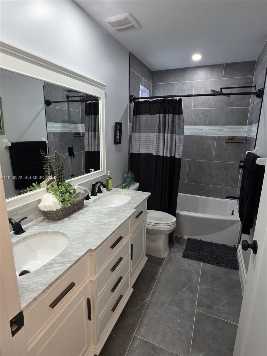 680 NW 159th Ave Pembroke Pines, FL 33028