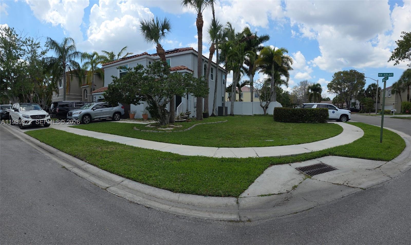 680 NW 159th Ave Pembroke Pines, FL 33028