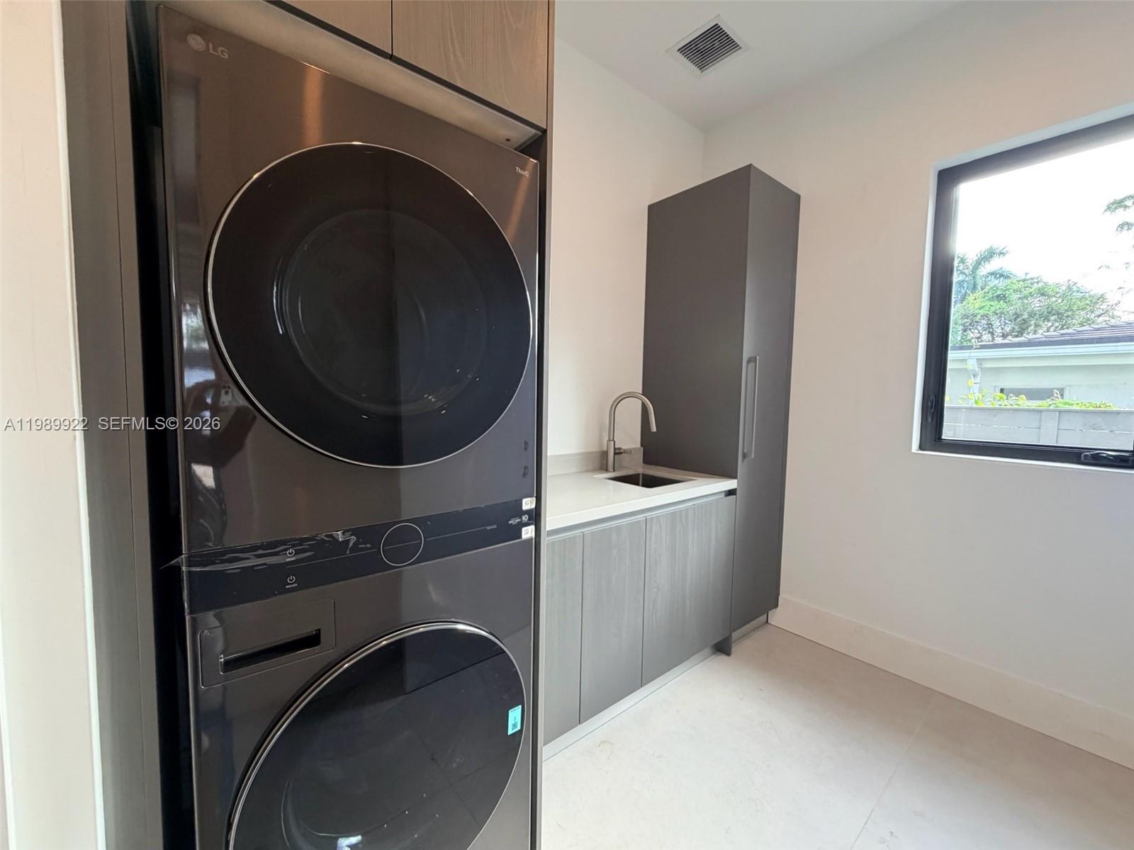 6221 SW 60th St South Miami, FL 33143