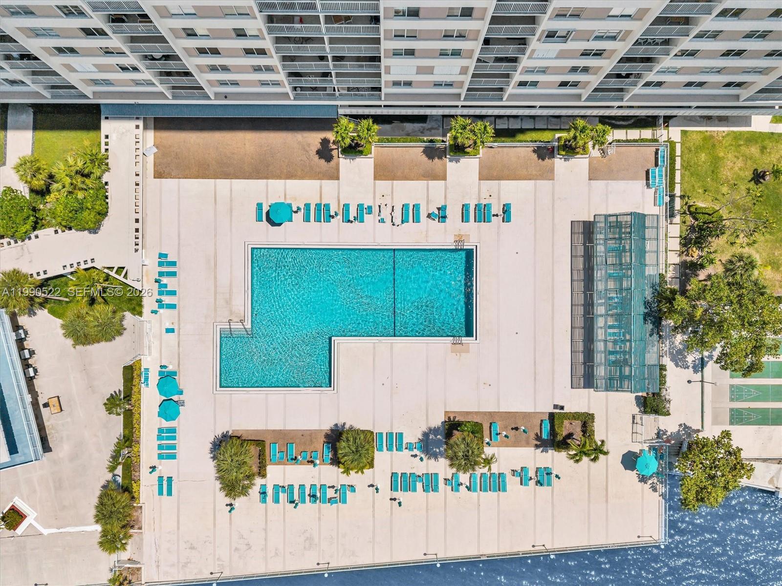 image Arlen House Condo21