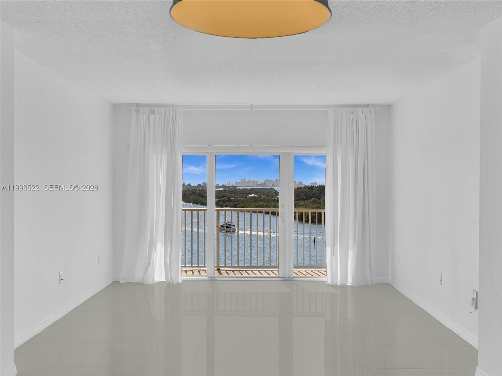 image Arlen House Condo26