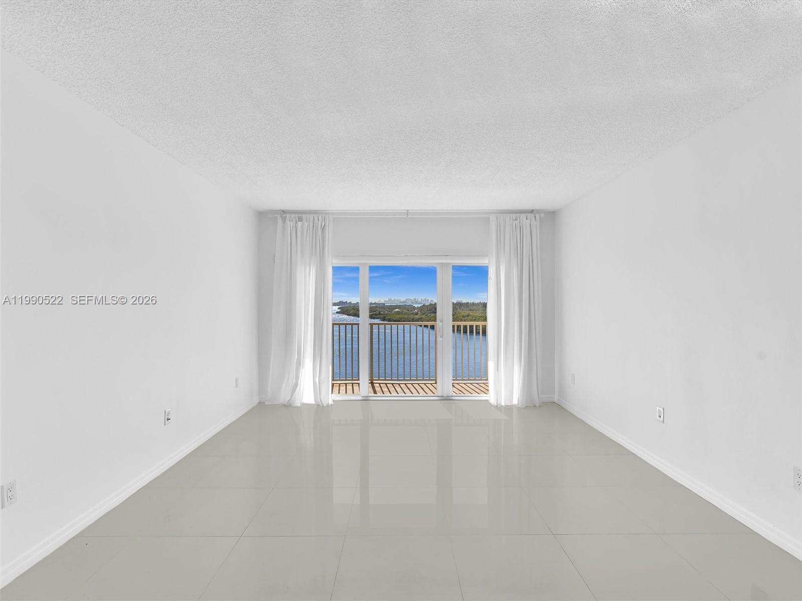 image Arlen House Condo33